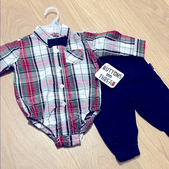 Plaid Baby Onesie with Black Pants Size 6/9 Months NWT - Picture 1 of 8